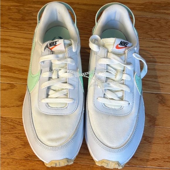 Nike Other - Nike waffle White and Mint Green Sneakers